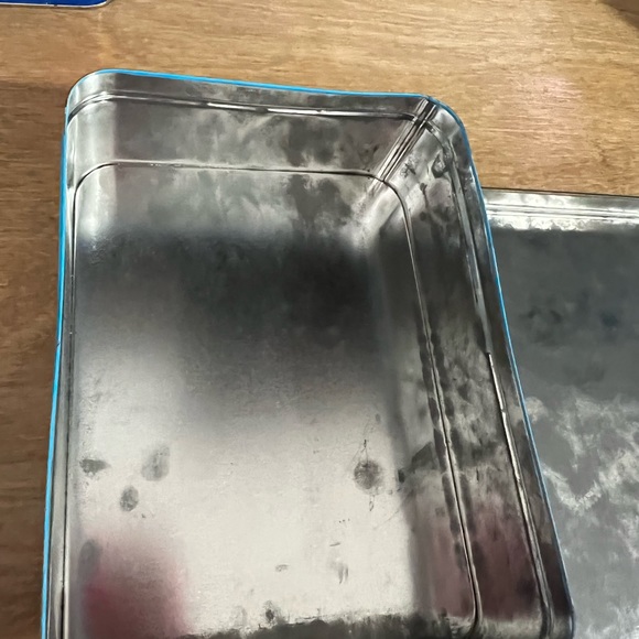 Vintage Lisa Frank Penguin tin - Picture 8 of 9